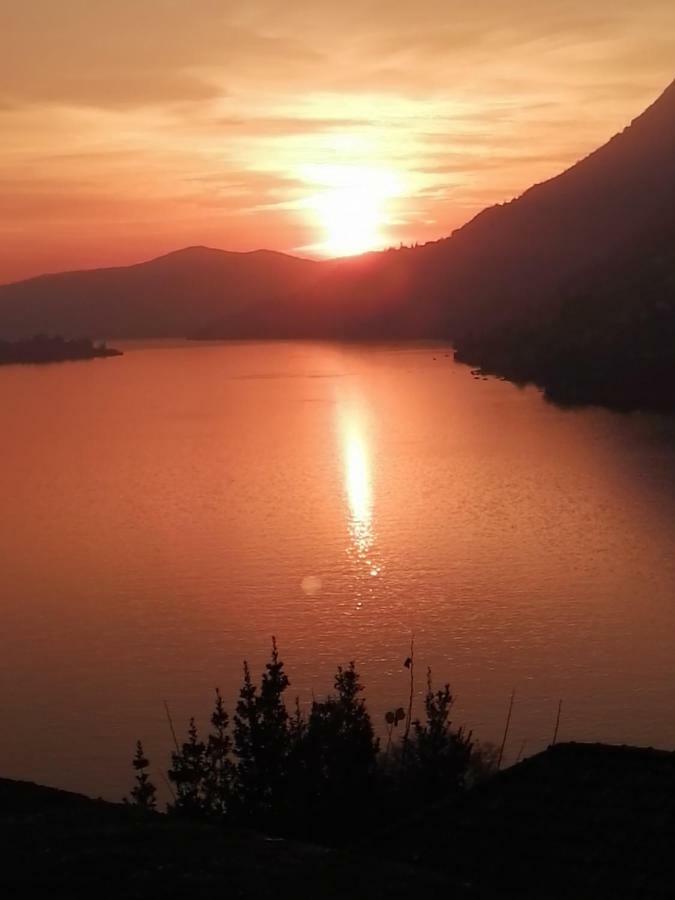 Ca' Eleonora Villa Lezzeno Luaran gambar